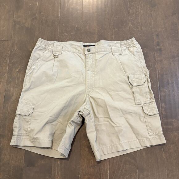 5.11 Tactical Cargo Shorts Mens 42 Utility Outdoor Ripstop Pockets Workwear - Picture 1 of 15